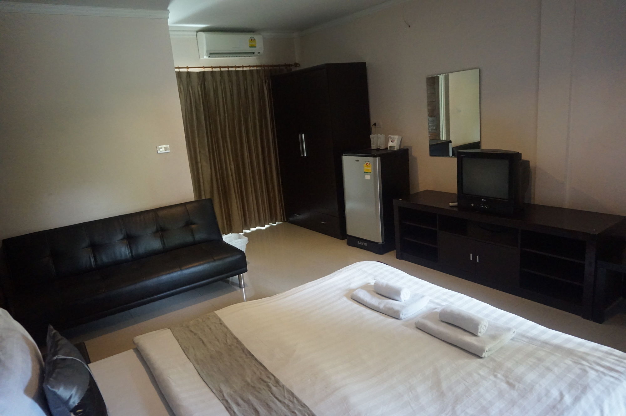 The Park Nangrong Resort Exterior photo