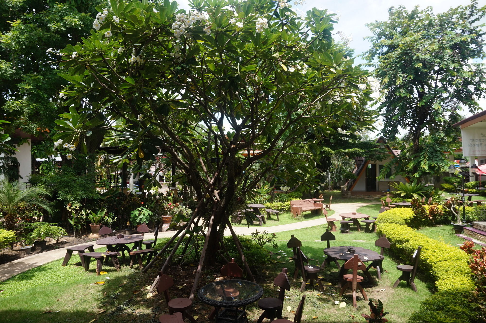 The Park Nangrong Resort Exterior photo